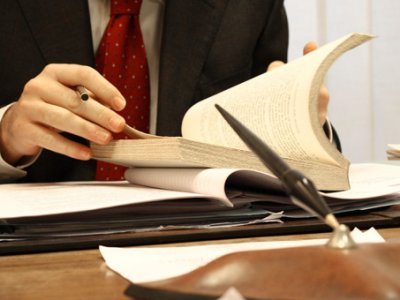 Luật sư tranh tụng trong vụ án hình sự